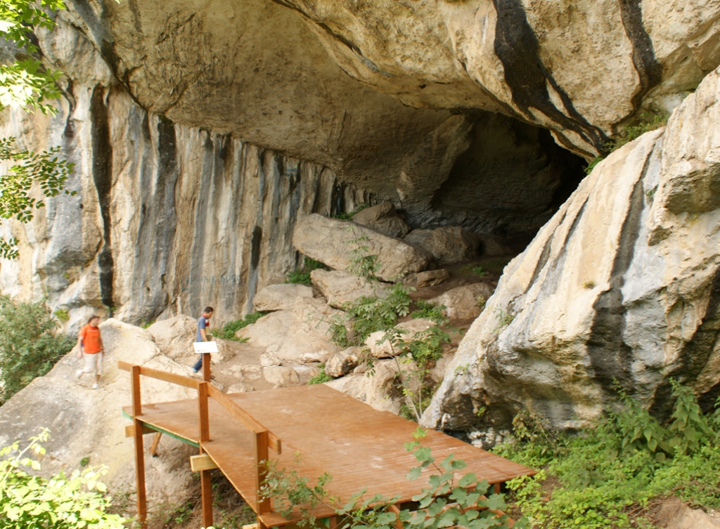 Shpella e Pëllumbasit, destinacioni që nuk duhet humbur