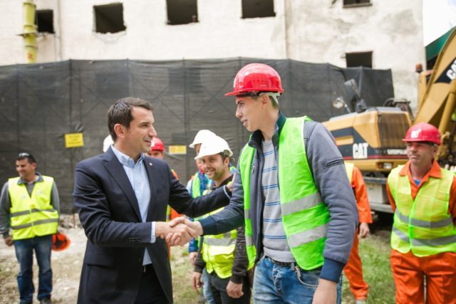 Tiranë, nis rikonstruksioni i konvikteve në Qytetin Studenti Nr.2
