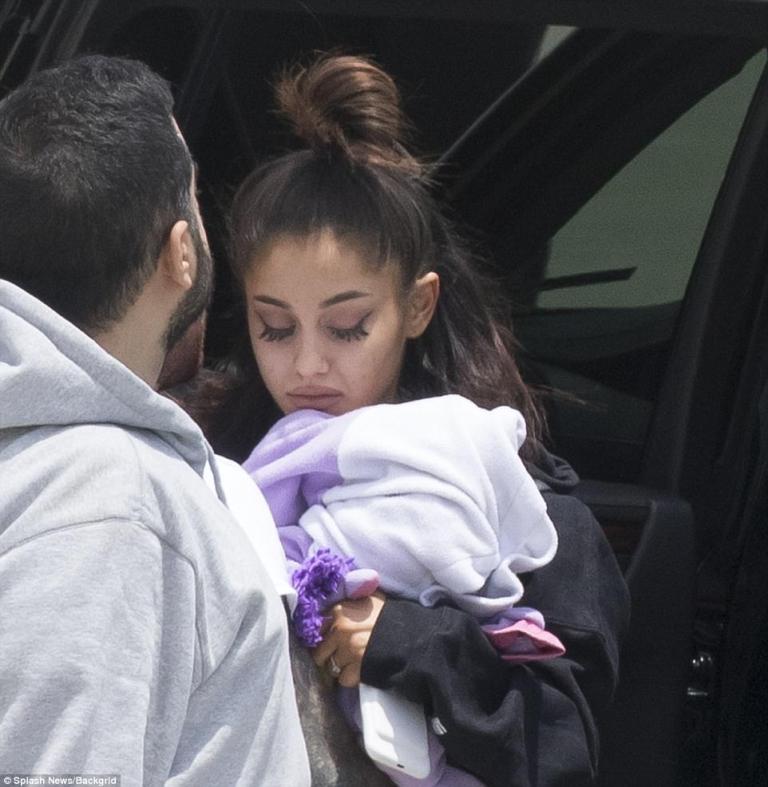 Ariana Grande pas sulmit shfaqet me lot në sy në Florida