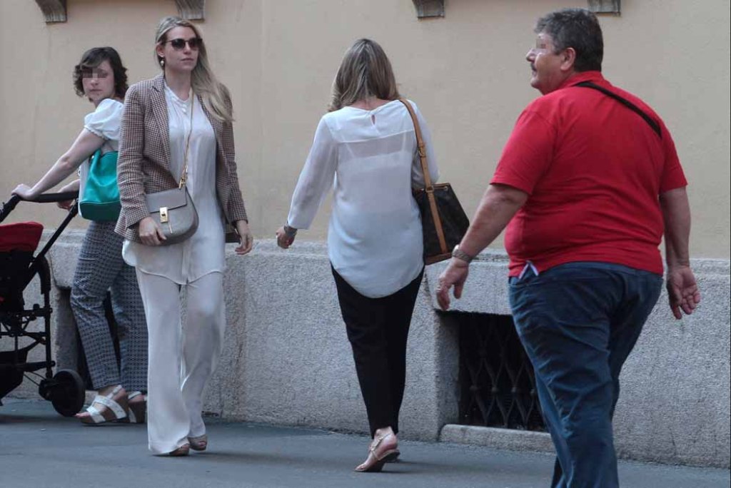 Barbara Berlusconi, sharm dhe elegancë në Milano