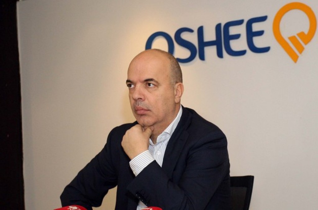 Rikthehet në krye të OSHEE-së Adrian Çela, largohet Drejtori i parë teknik