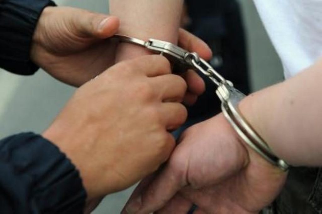 Arrestohet 20-vjeçari i shpallur në kërkim për pengmarrje në Tiranë