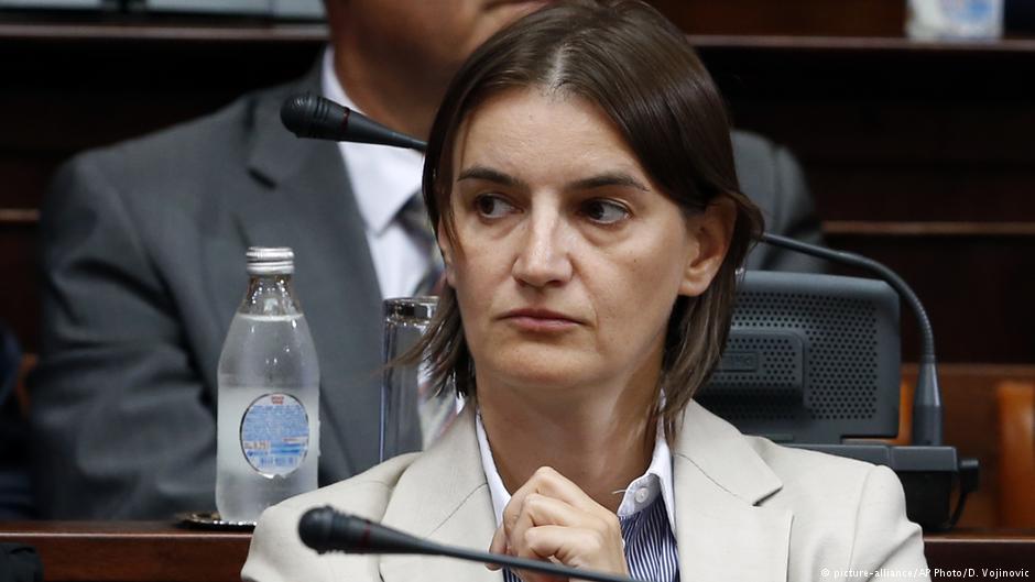 E re, lesbike dhe besnike - kryeministrja e re e Serbisë