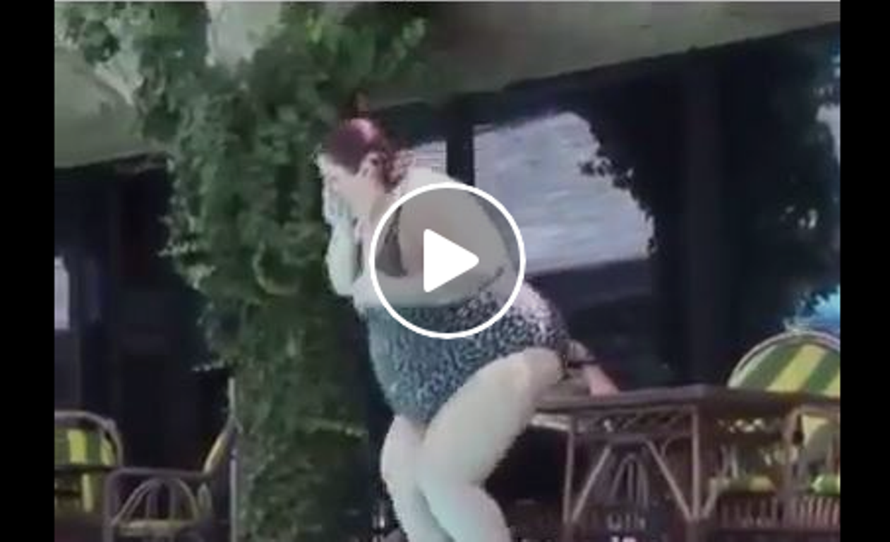 VIDEO – HUMOR / Si inatosen njerëzit në pishinë, shikoni çfarë bën kjo grua