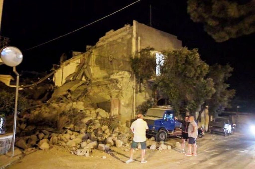 Itali / Tërmet në ishullin Iskia, një grua ka vdekur, të tjerë janë zhdukur edhe lënduar