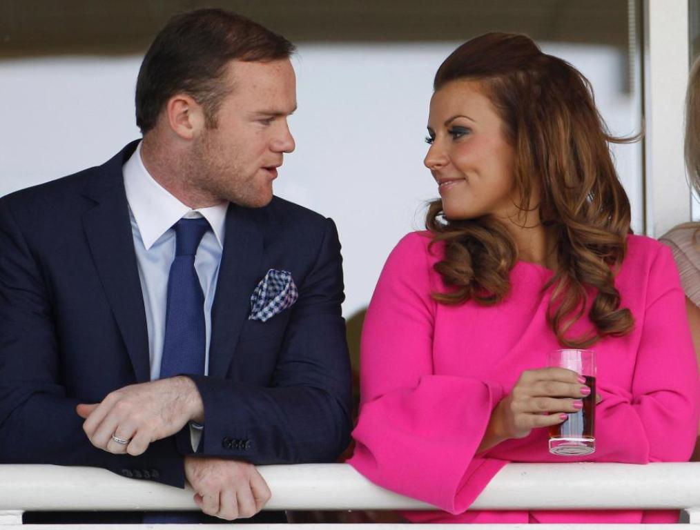 Rooney me unazë martese ndryshe nga bashkëshortja e tij...Sot Berisha e pret në sfidë