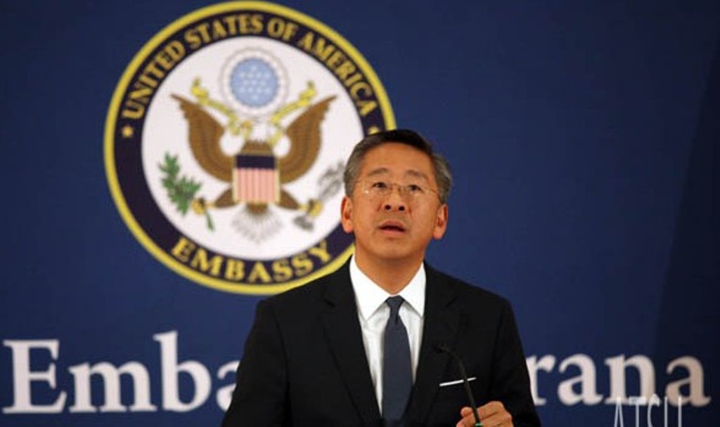 “ANTENA JASHTË FAMILJES”, Flet z. Donald Lu: Tani e ndjej veten tamam, Ambasador i SHBA-së!
