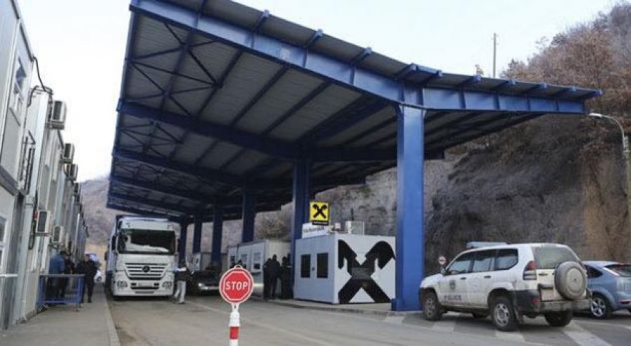 Granata në autobus, kapen tre serbë që po hynin në Kosovë