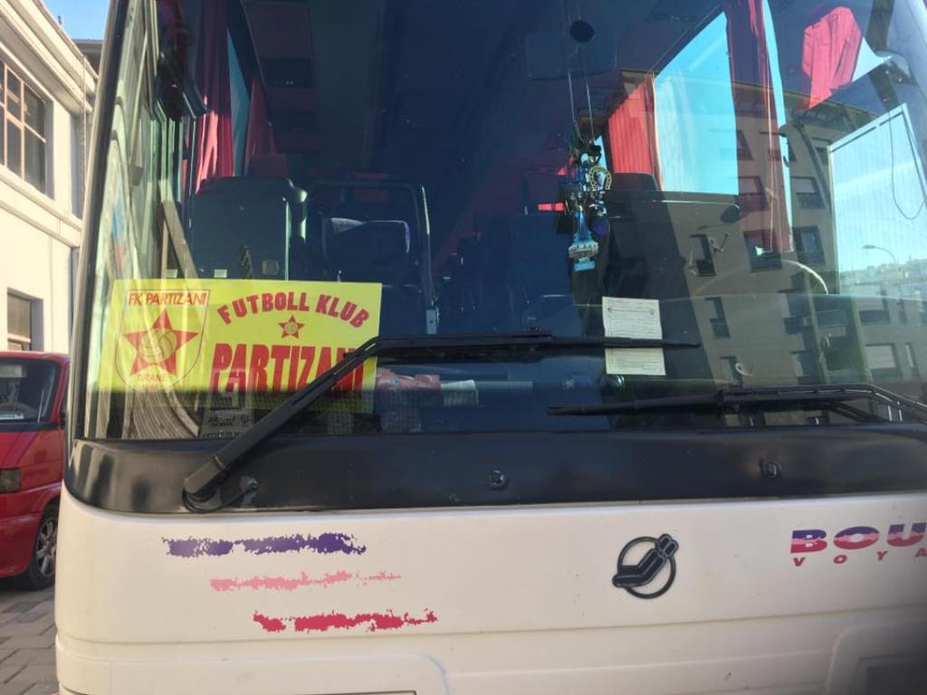 Po luhet ndeshja ndaj Luftëtarit, policia i gjobit autobusin Partizanit