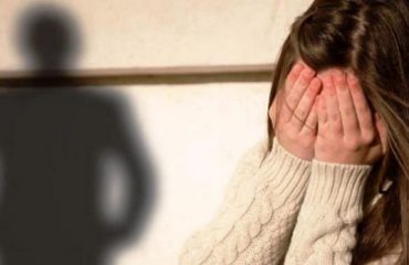 Pogradec - Zbardhët dëshmia e 15-vjeçares shtatzënë, akuzon fqinjin për përdhunim