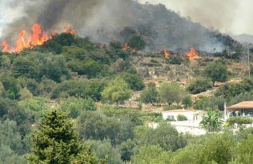 Vlorë, arrestohet 58 vjeçari i disa zjarrvënieve në Zvërnec