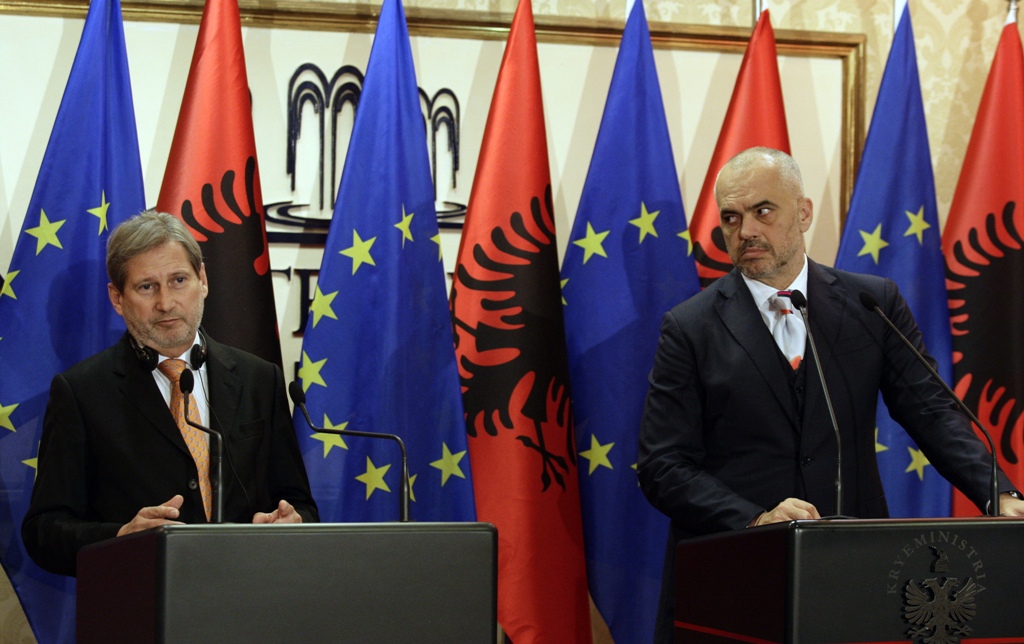 Hahn from Tirana: EU negotiations, Albania should deliver the 5 key priorities