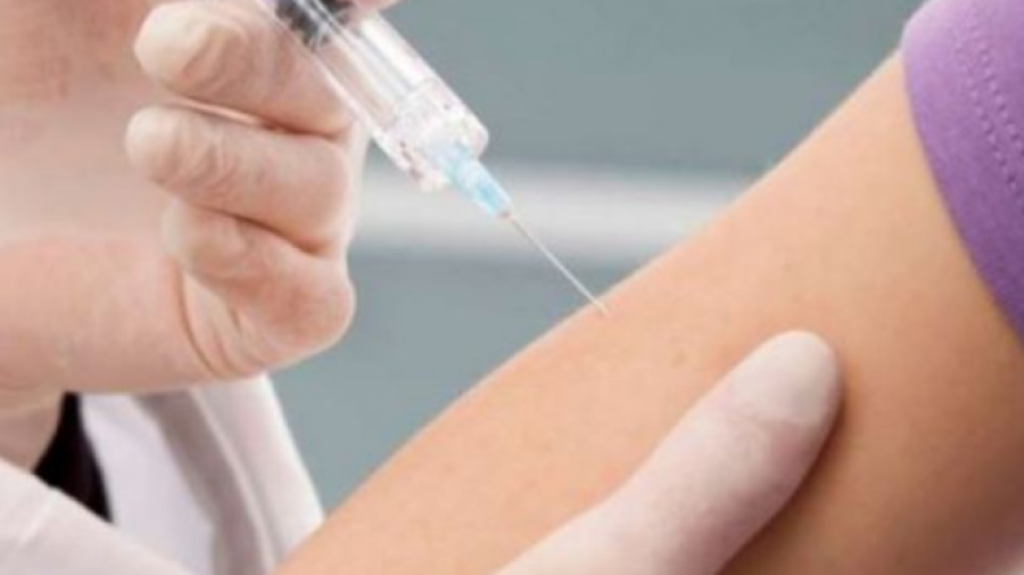 Deri tani 66 mijë persona të vaksinuar për gripin, çfarë rekomandojnë ekspertët?