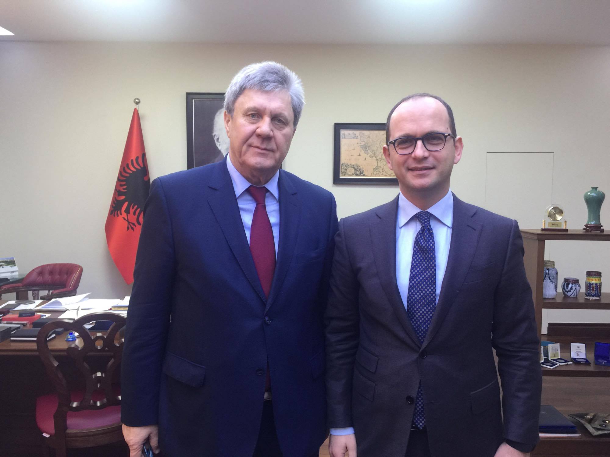 Kryediplomati shqiptar takon ambasadorin rus në Tiranë