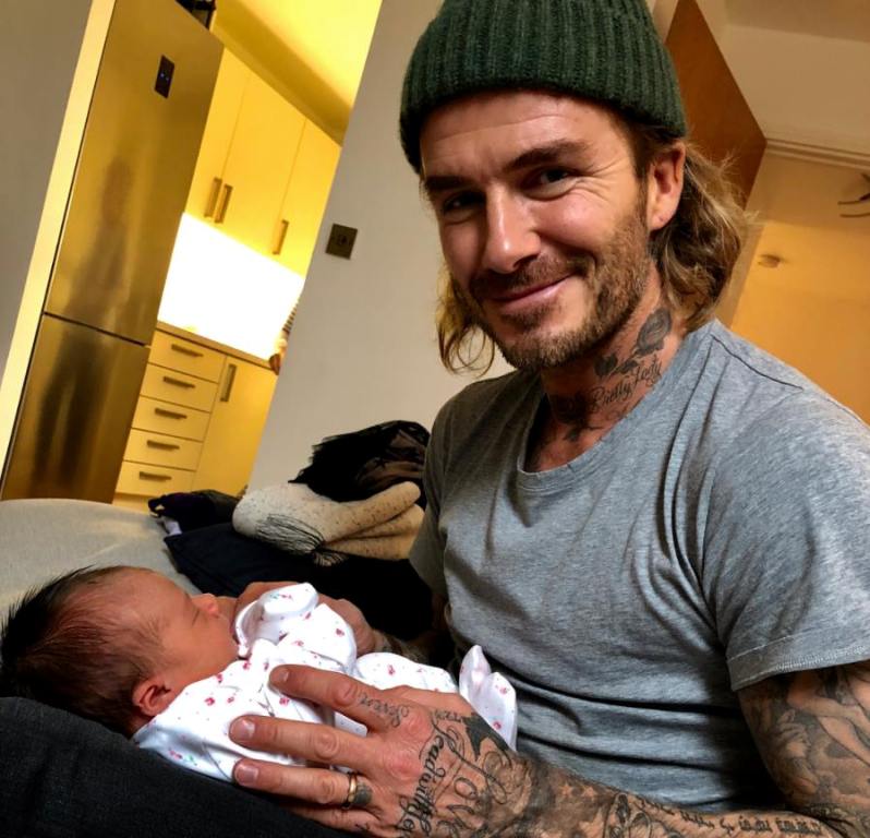 David Beckham bëhet xhaxha, nuk e fsheh krenarinë me mbesën e sapolindur