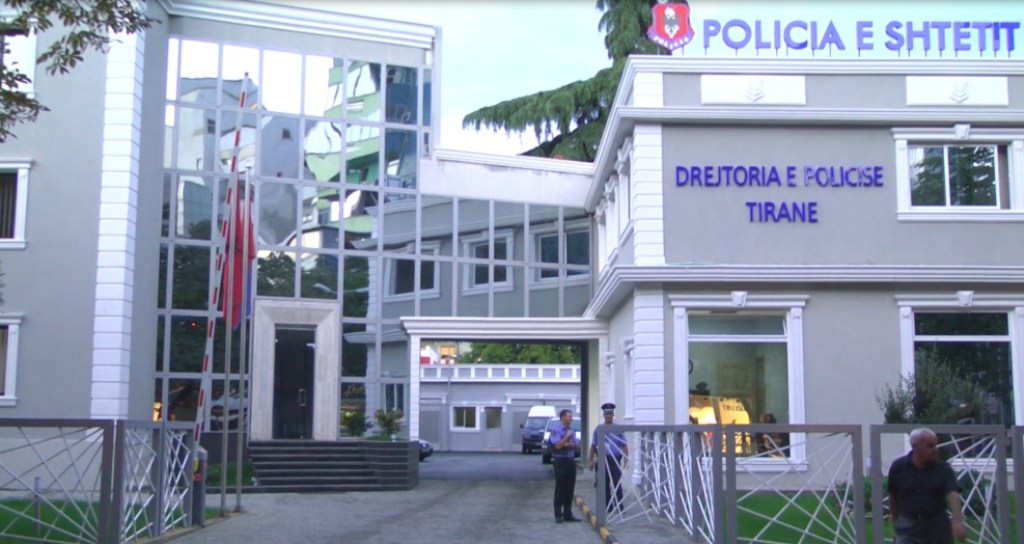 Ndalimet pas protestës, deputetët e PD-së shkojnë në Policinë e Tiranës