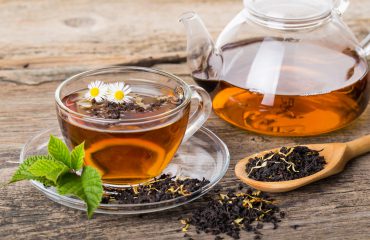 8 efektet pozitive të çajit të zi