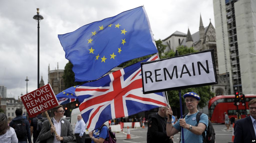 Përvjetori i Brexit-it, vazhdon kaosi politik në Britani